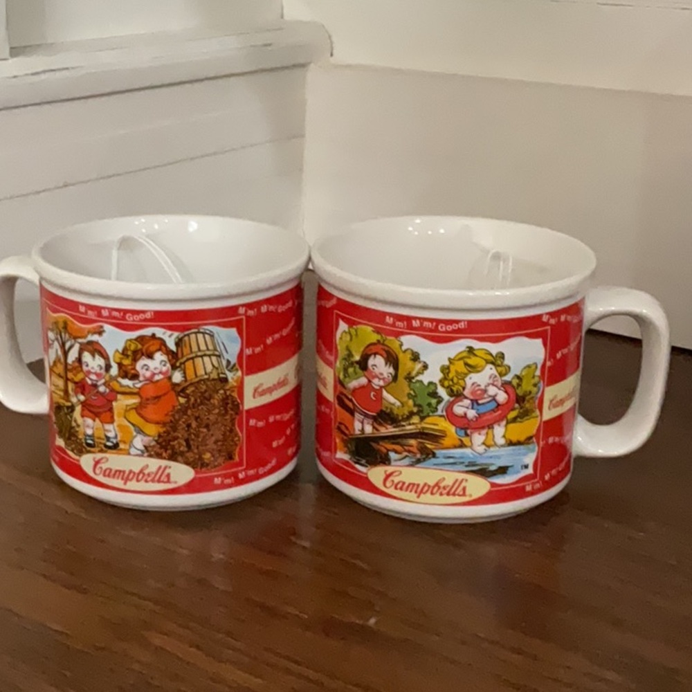 1998 Campbells soup mugs set of 2
